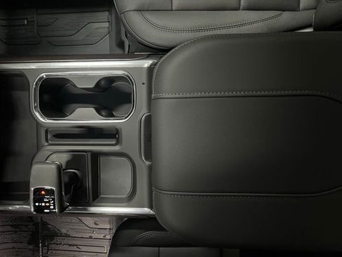 New 2026 GMC Sierra 1500 SLT w/ SLT Convenience Package AWD/4WD image 27