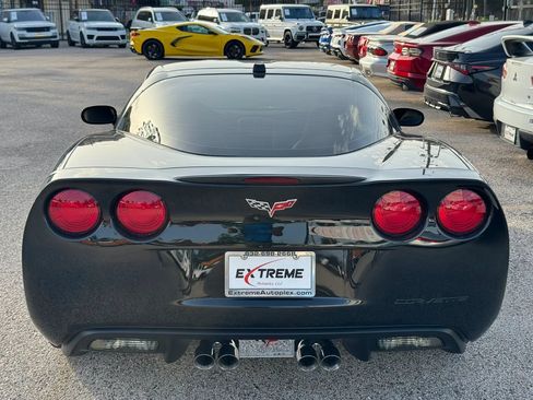Used 2005 Chevrolet Corvette Coupe w/ Preferred Equipment Group RWD image 3