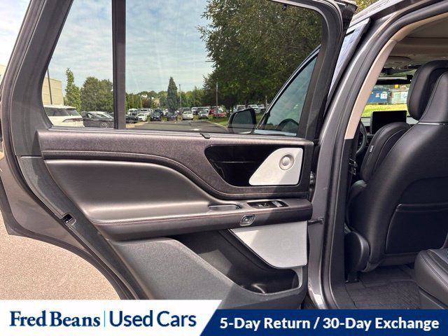 Used 2024 Lincoln Aviator Reserve w/ Equipment Group 201A AWD/4WD image 13