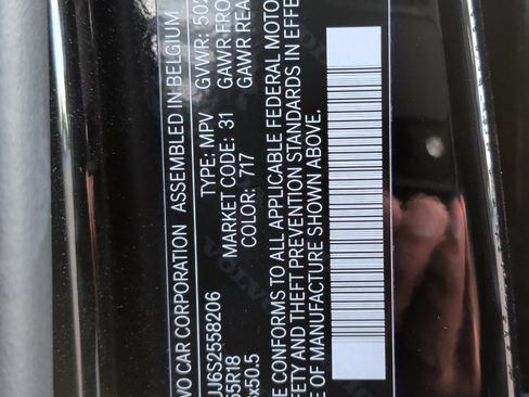 Used 2025 Volvo XC40 B5 Core image 35