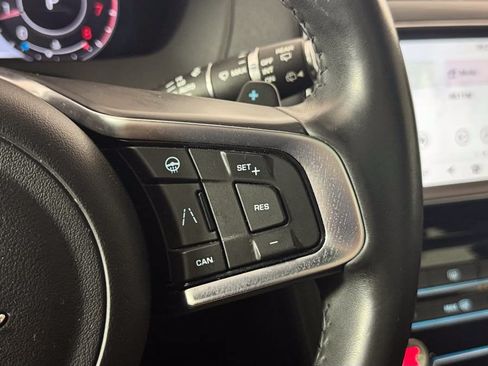 Used 2020 Jaguar F-PACE Prestige AWD/4WD image 17