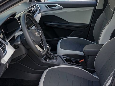 New 2025 Volkswagen Taos SE image 10