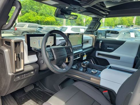 New 2025 GMC Hummer EV 2X image 10