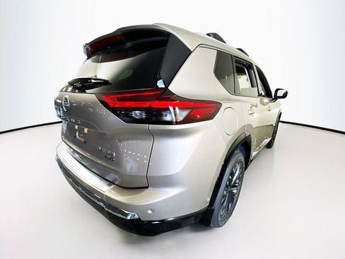 New 2026 Nissan Rogue Platinum image 5