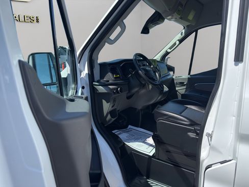 Used 2025 Ford Transit 250 148 Medium Roof image 8