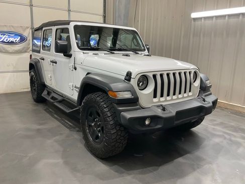 Used 2018 Jeep Wrangler Unlimited Sport image 1