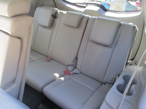 Used 2019 Toyota Highlander XLE image 24