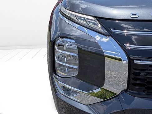 New 2026 Mitsubishi Outlander SE FWD image 8