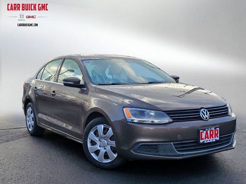 Used 2013 Volkswagen Jetta SE image 1