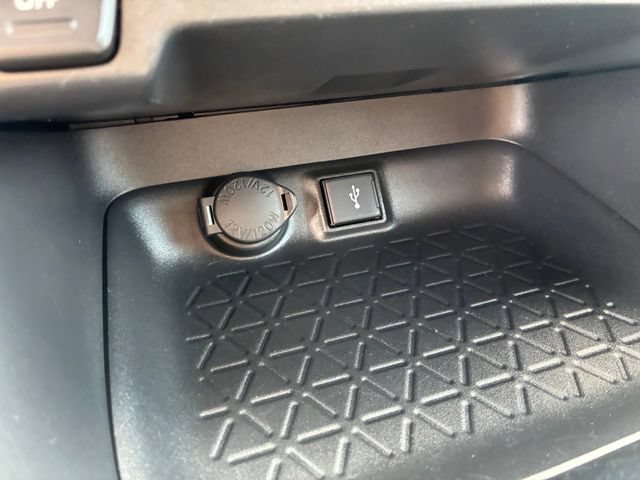 Used 2022 Toyota RAV4 LE AWD/4WD image 58
