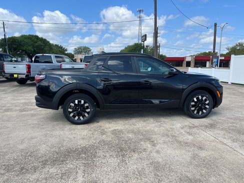 New 2026 Hyundai Santa Cruz SEL FWD image 2