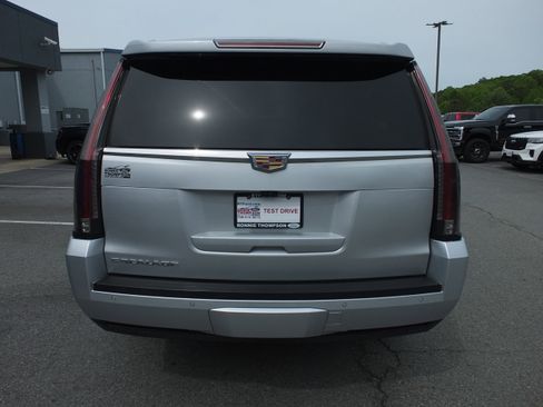 Used 2020 Cadillac Escalade ESV Luxury AWD/4WD image 4