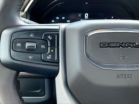 Used 2023 GMC Yukon Denali AWD/4WD image 22
