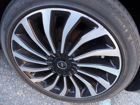 Used 2020 Lincoln Nautilus Black Label w/ Cargo Utility Package image 15