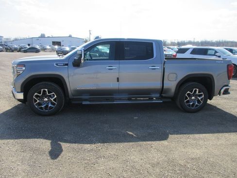 New 2026 GMC Sierra 1500 SLT image 10