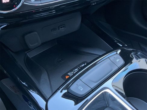 New 2026 Chevrolet Trax ACTIV w/ Sunroof Package image 24