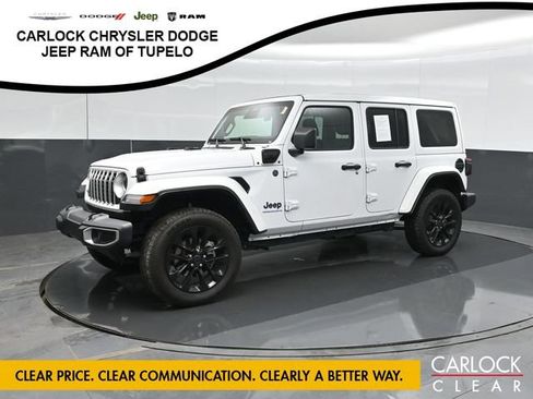 Used 2025 Jeep Wrangler Unlimited Sahara w/ Safety Group AWD/4WD image 1