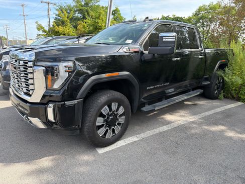 Used 2024 GMC Sierra 2500 Denali w/ Denali Reserve Package AWD/4WD image 9