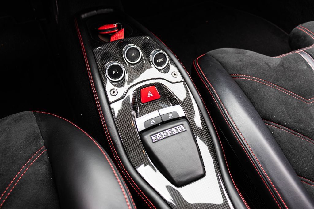 Used 2015 Ferrari 458 Italia Coupe RWD image 5