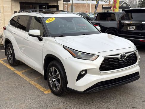 Used 2023 Toyota Highlander XLE FWD image 15