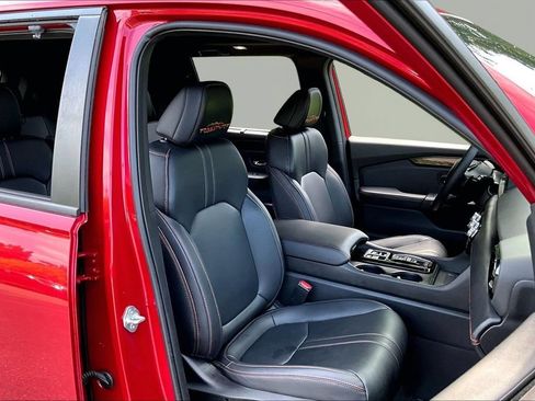 Used 2023 Honda Pilot TrailSport image 23