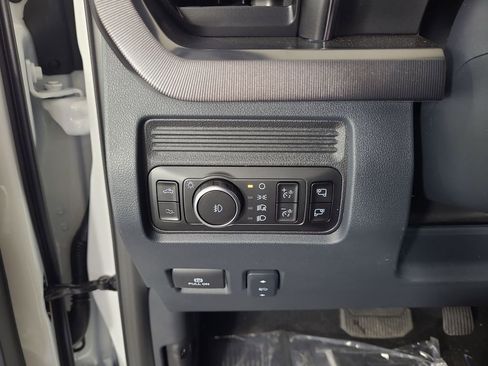 New 2026 Ford F350 Platinum AWD/4WD image 16
