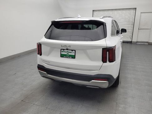 Used 2024 Kia Sorento S w/ Panoramic Sunroof Package FWD image 7