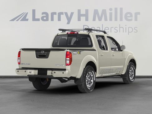 Used 2016 Nissan Frontier PRO-4X AWD/4WD image 2
