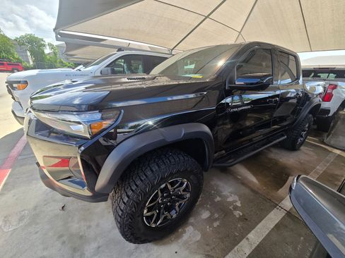 Certified 2025 Chevrolet Colorado ZR2 w/ Technology Package AWD/4WD image 5