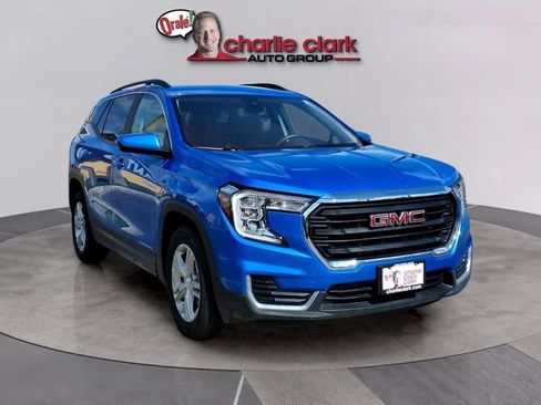 Used 2024 GMC Terrain SLE w/ Driver Convenience Package FWD image 7
