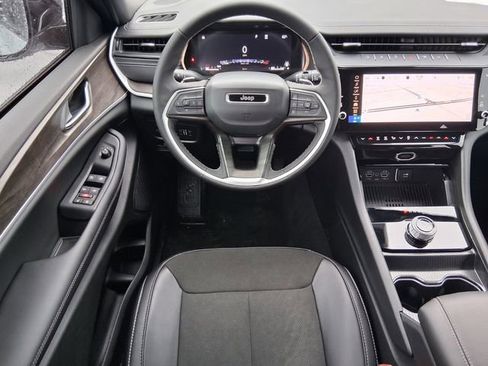 New 2026 Jeep Grand Cherokee Altitude image 12