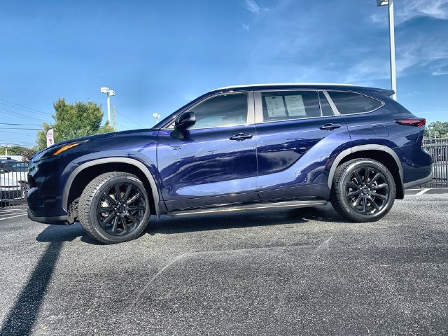 Used 2025 Toyota Highlander XLE FWD image 5