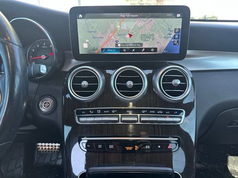 Used 2021 Mercedes-Benz GLC 300 4MATIC image 20
