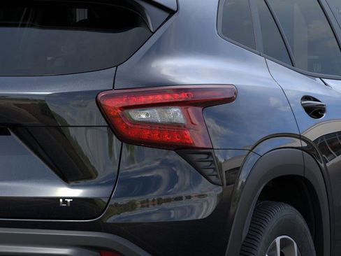 New 2026 Chevrolet Trax LT w/ Sunroof Package FWD image 14