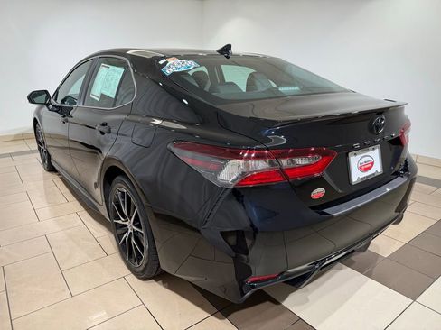 Certified 2023 Toyota Camry SE w/ Blackout Package (TMS) image 3