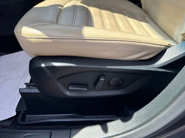 Used 2020 Ford Edge SEL w/ Cold Weather Package AWD/4WD image 11