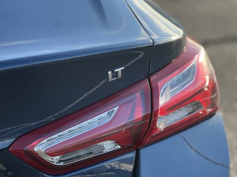 Used 2022 Chevrolet Malibu LT FWD image 32