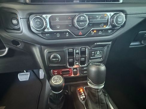 New 2025 Jeep Gladiator Mojave w/ Safety Group image 22