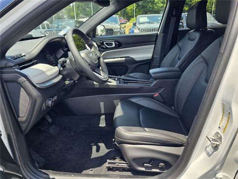 New 2026 Jeep Compass Limited AWD/4WD image 17