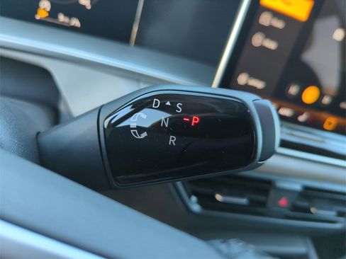 New 2026 Volkswagen Tiguan SE R-Line image 38