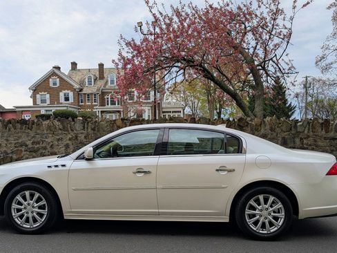 Used 2011 Buick Lucerne CXL w/ Driver Confidence Package FWD image 7