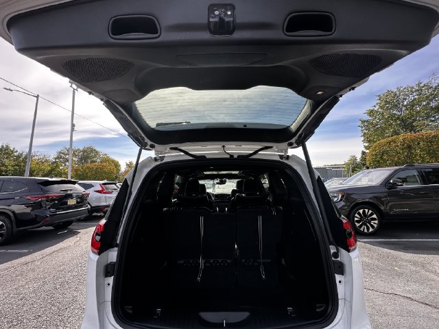 Used 2024 Chrysler Pacifica Premium FWD image 40