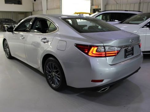 Used 2018 Lexus ES 350 w/ Premier Package FWD image 40