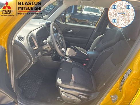 Used 2023 Jeep Renegade Latitude AWD/4WD image 23