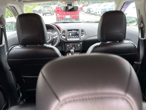 Used 2017 Jeep Compass Trailhawk w/ Leather Interior Group AWD/4WD image 27