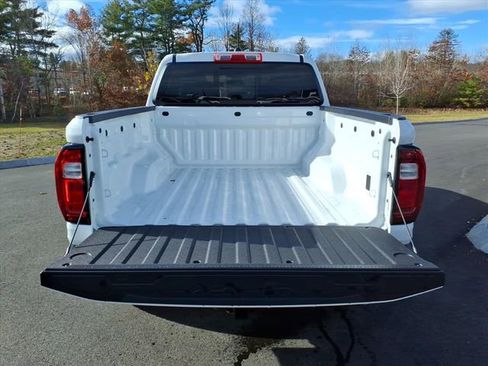 New 2026 GMC Canyon Elevation image 7