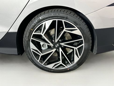 Used 2024 Hyundai Ioniq 6 SEL RWD image 11