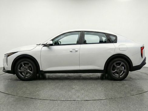 Used 2025 Kia K4 LXS image 5