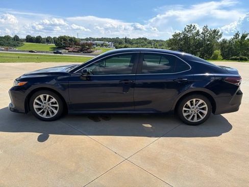 Used 2021 Toyota Camry LE w/ Convenience Package FWD image 4