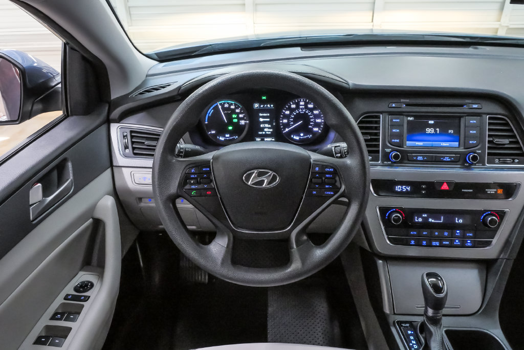 Used 2016 Hyundai Sonata SE FWD image 18